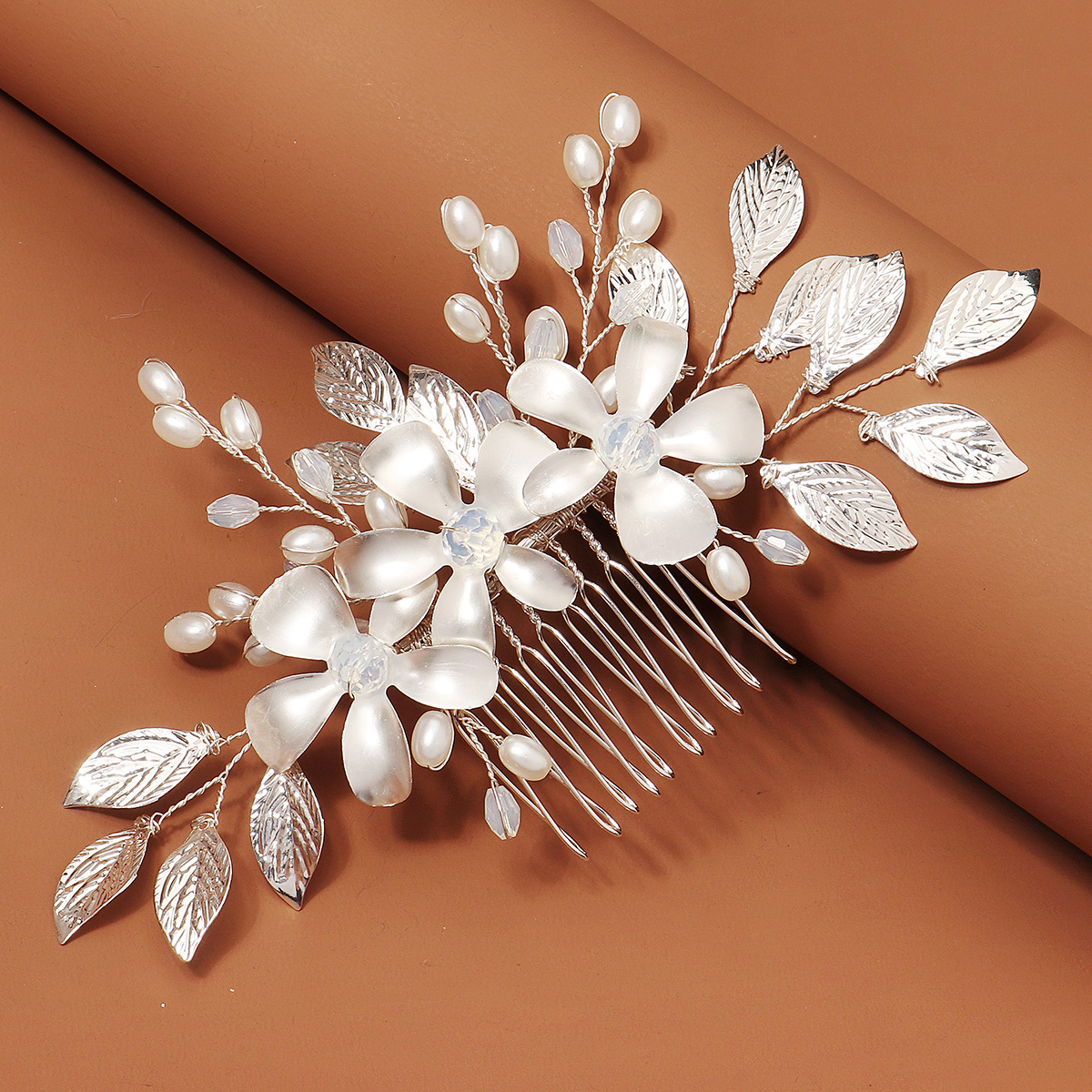 Sliver Luxurious Floral Metal  - Event Suppliers ulasan dan harga